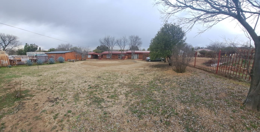 11 Bedroom Property for Sale in Dewetsdorp Free State